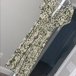 Green midi flowery, flowy dress